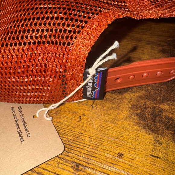 Patagonia Line Logo Ridge LoPro Trucker Hat White Burnished Red Mesh OSFA NEW - Picture 5 of 7